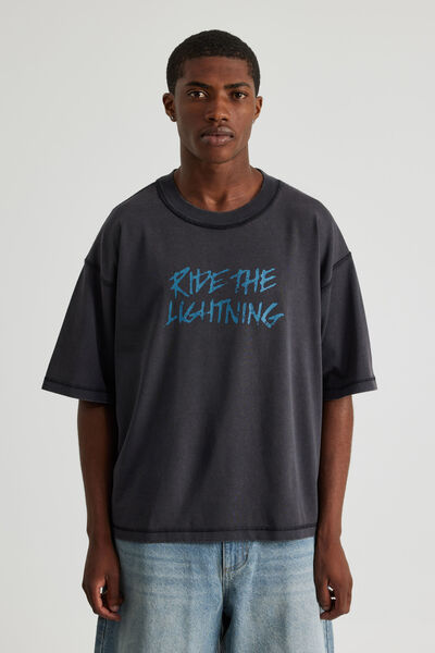 Boxy Cropped Music T Shirt, LCN PRO WASHED BLACK/METALLICA SHOCK