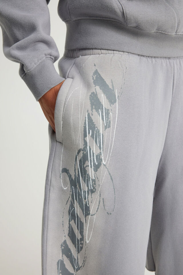 Baggy Track Short, NTN WASHED CONCRETE/SCRIPT
