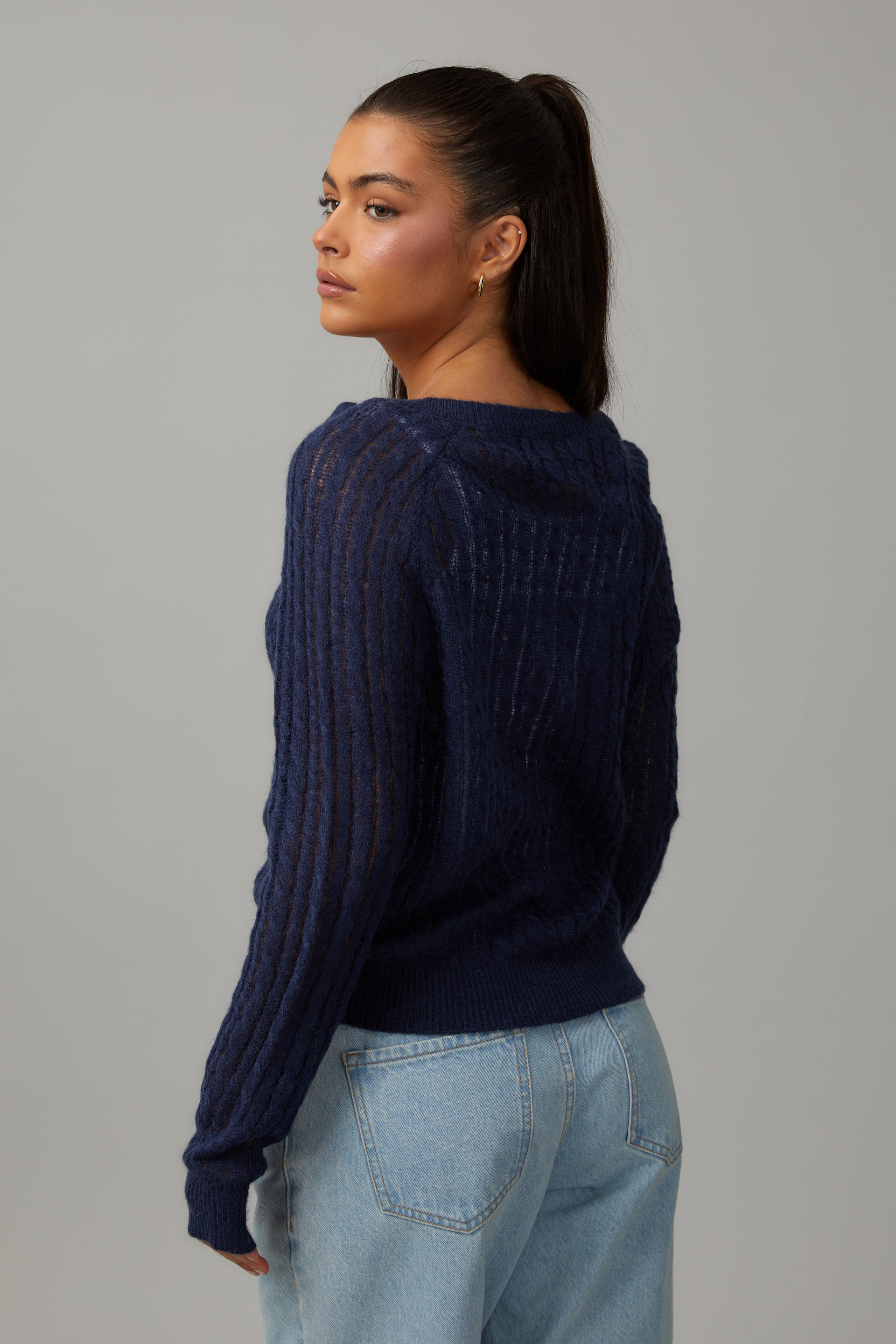 Grey cable knit v neck sweater outlet